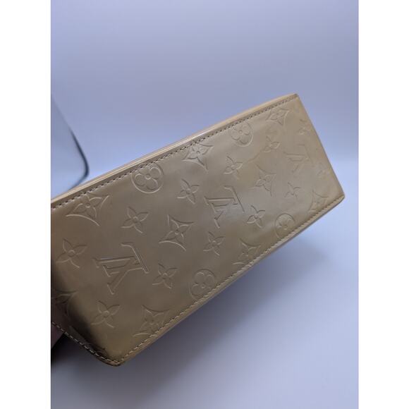 Authentic Louis Vuitton Vernis Reade PM Beige Patent Leather Handbag w/ Dustbag - Picture 6 of 11